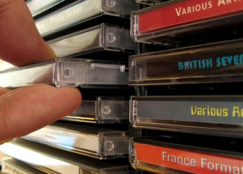 3 Steps to Making Your CDs and DVDs Stand Out on The Shelf