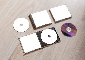 Jewel Cases vs. Card Wallets – Which Should You Choose For Your Release?